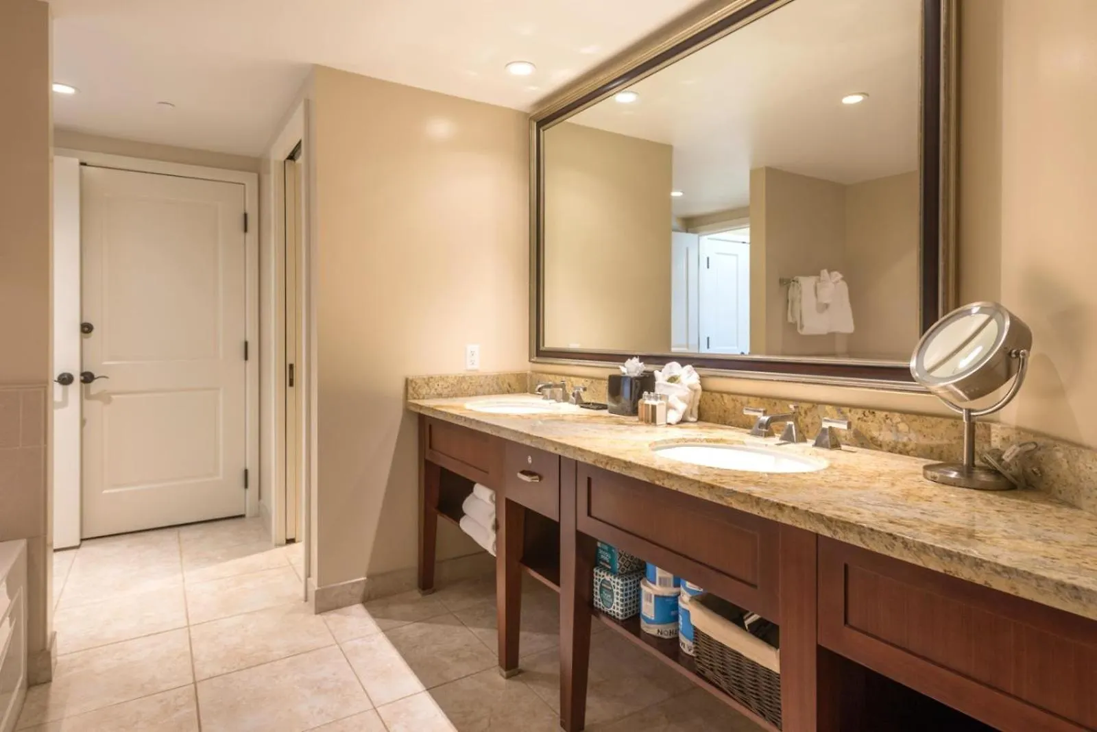 Kbm Resorts Free Car Honua Kai Konea Hkk-439 Ocean View Walk To Beach Kaanapali 0*,  United States